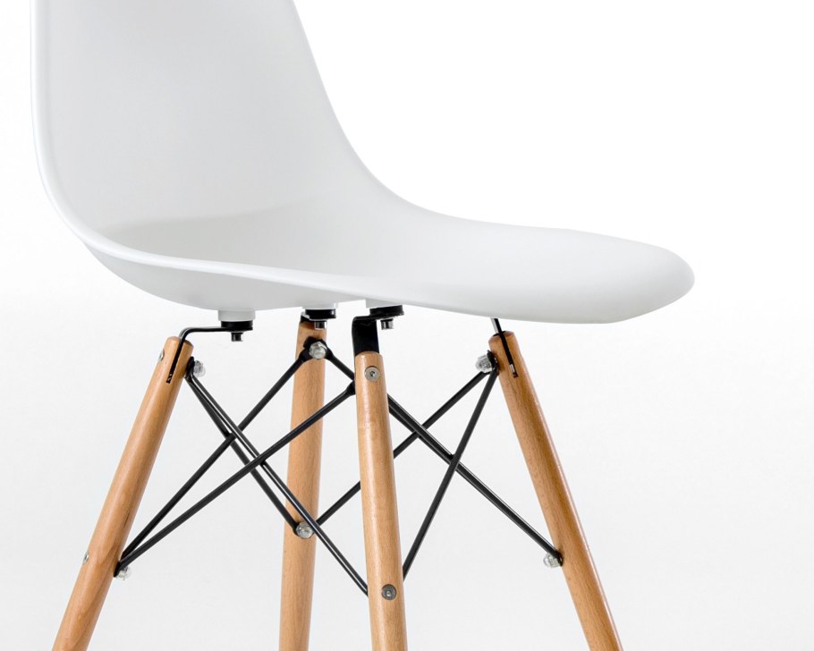 Л Eames Plastic Side Chair DSW DS-pl2