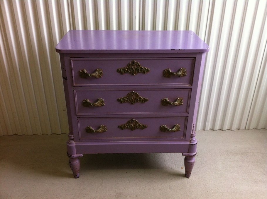 Фиолетовый комод