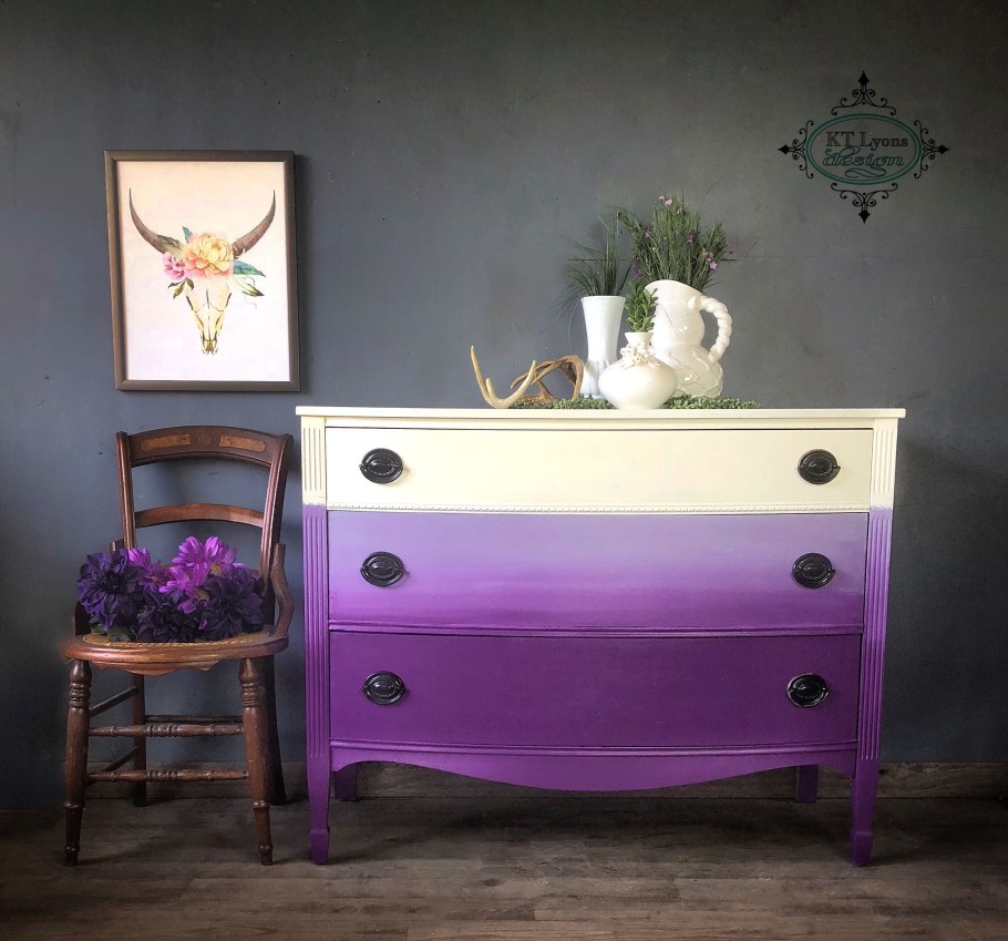 Декор комода фиолетовый