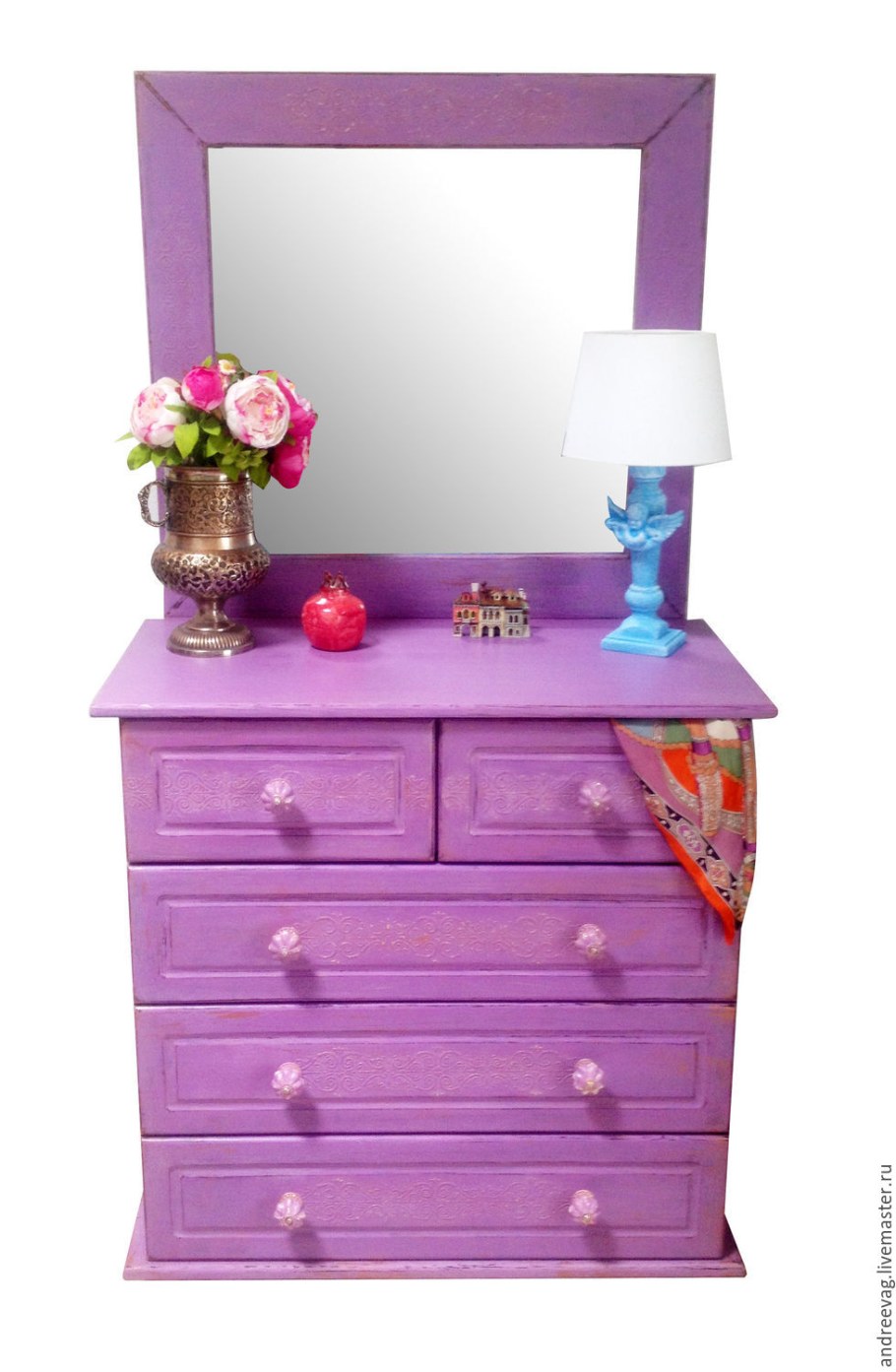 Сиреневый комод
