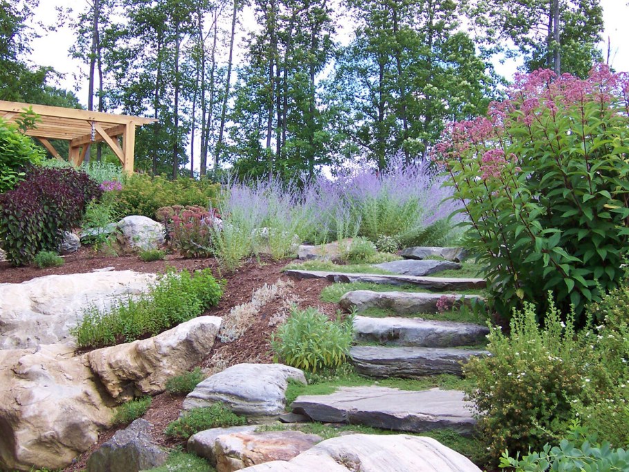 Террасированный альпинарий