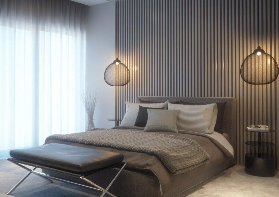 Рейки на стене в интерьере спальни