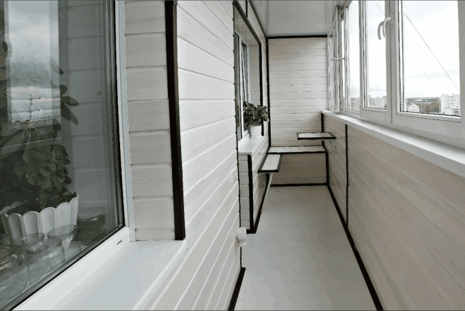 Обшивка балкона