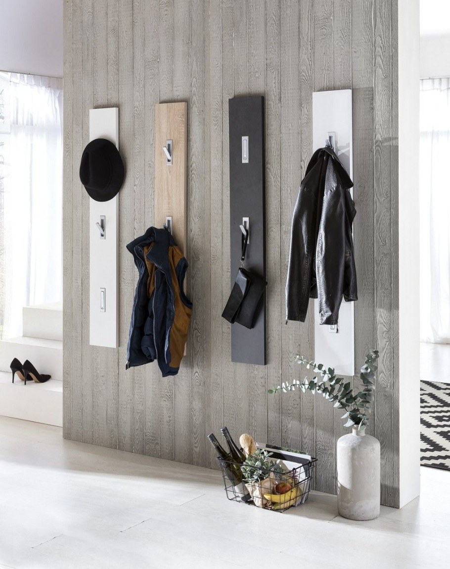 Дизайнерская вешалка в прихожую настенная