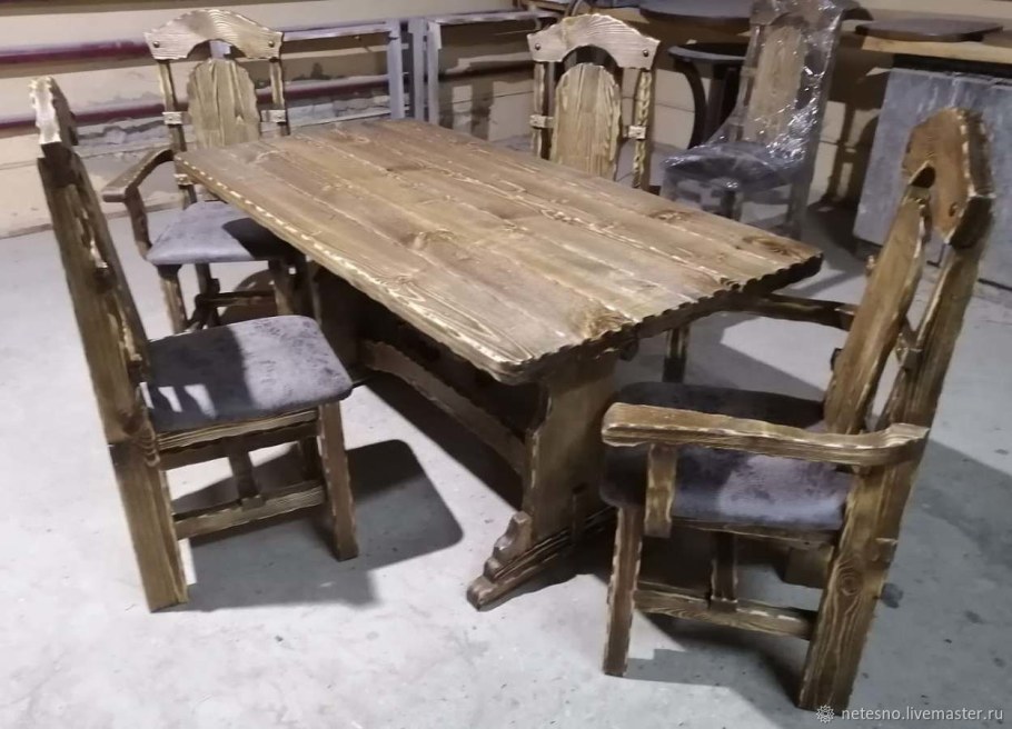 Стол под старину