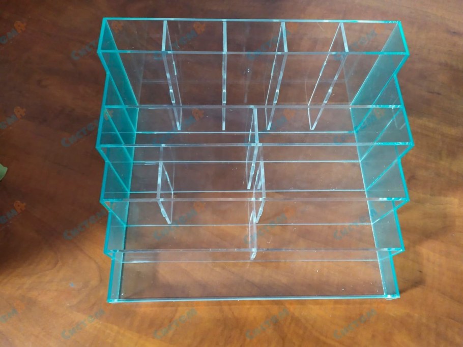 Прозрачные подставки из оргстекла