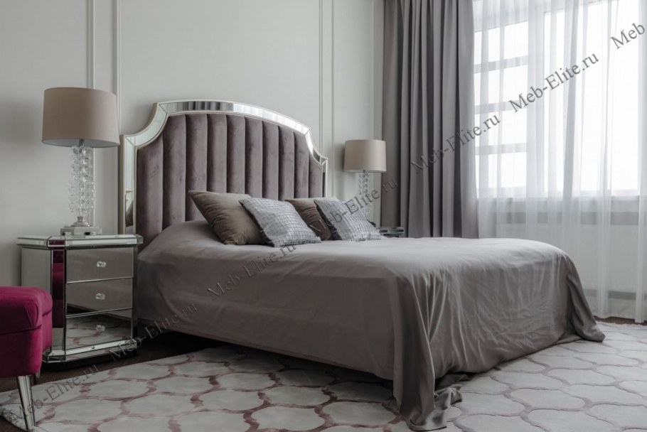 Кровать двуспальная с зеркальными вставками (розово-серая) kfe007-69