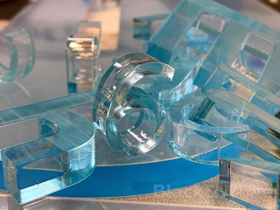 Изделия из оргстекла