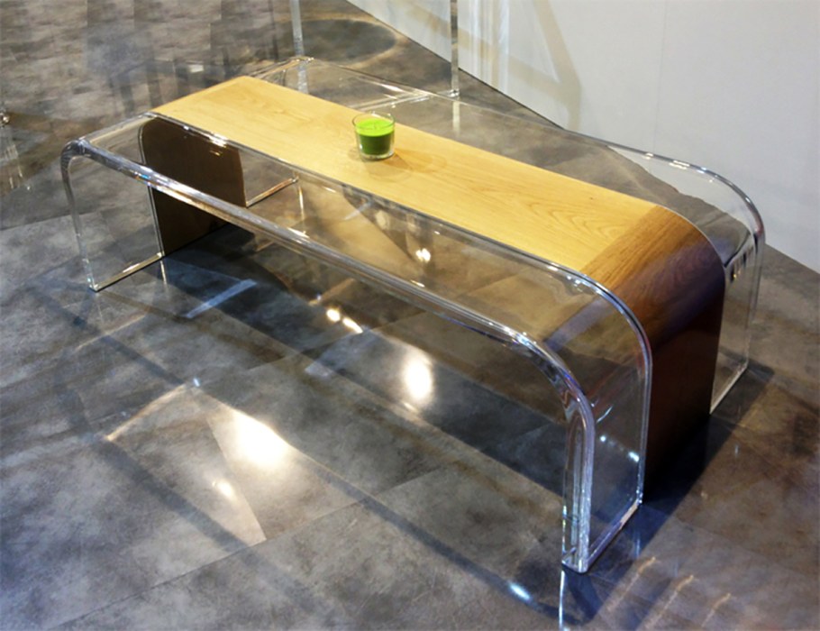 Стол из оргстекла