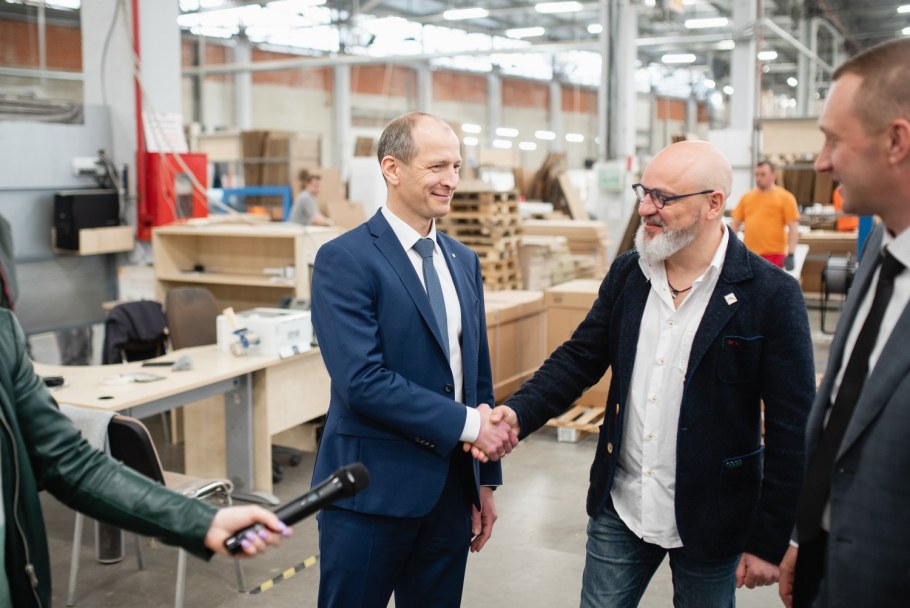 Хозяин фабрики Мария