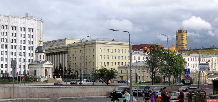 Арбатская площадь