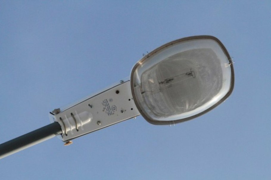 Фонари уличного освещения на столб