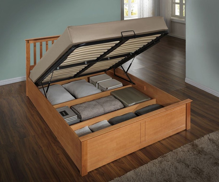 Кровать с отсеком для хранения