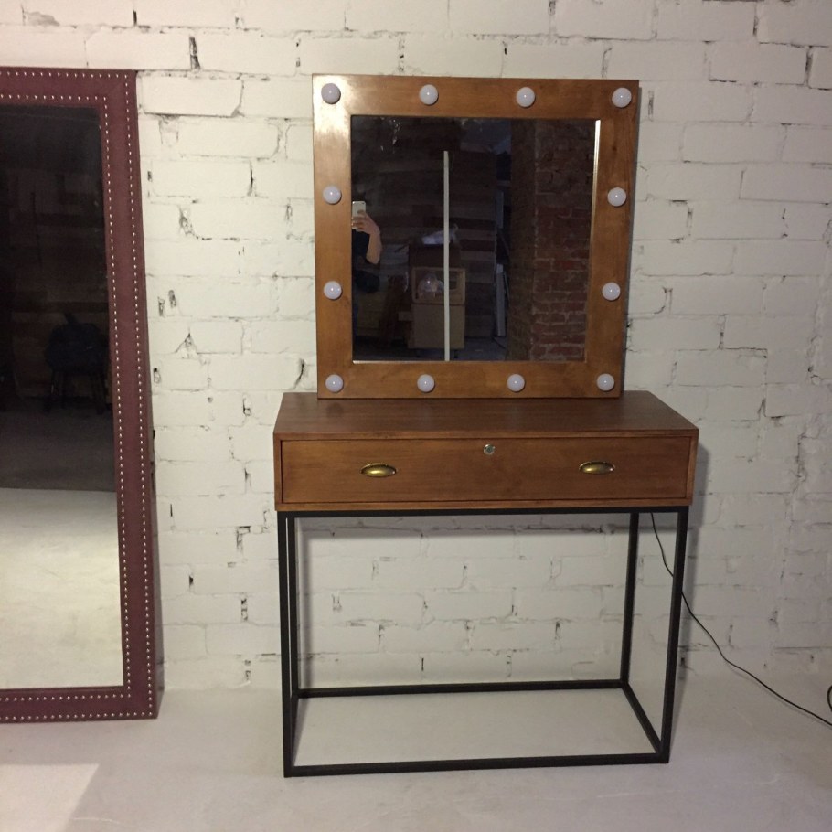 Гримерный стол в стиле Loft