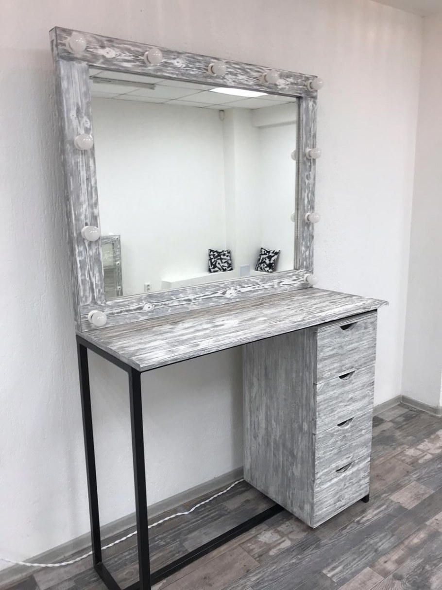 Туалетный столик с зеркалом лофт