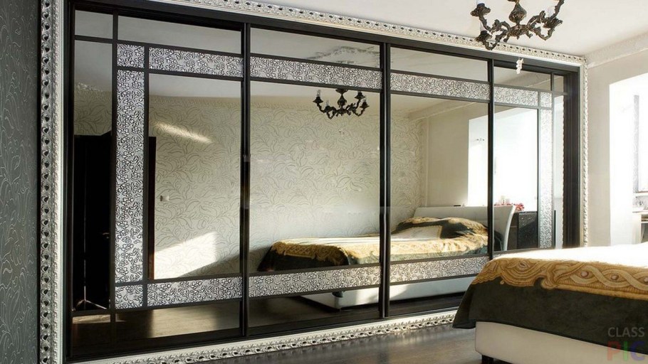 Шкаф купе с зеркалом