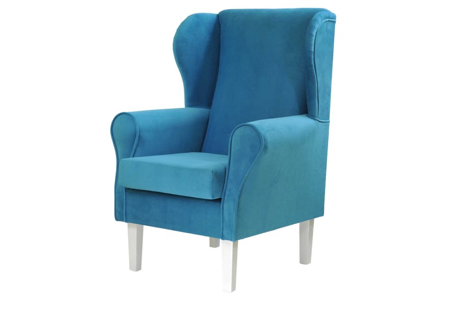Маленькое голубое кресло