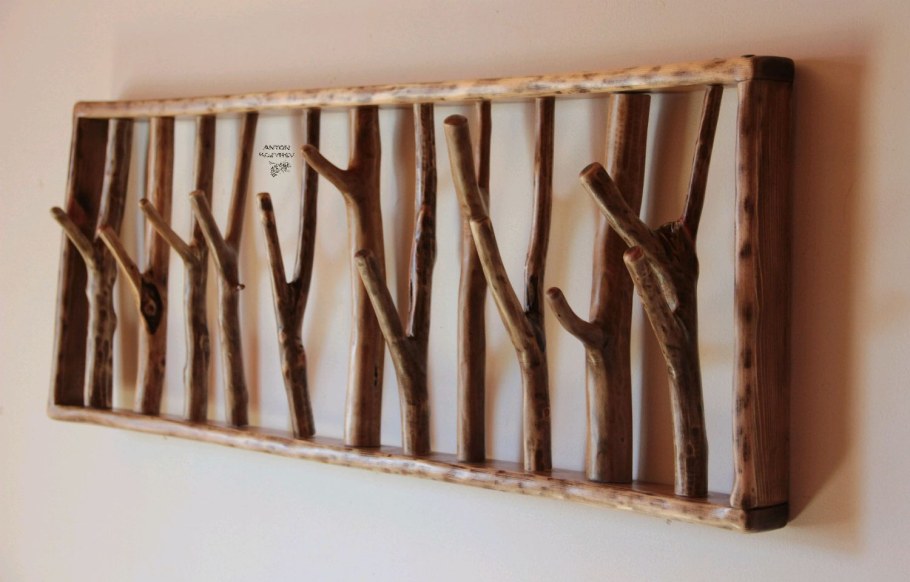 Вешалка из веток