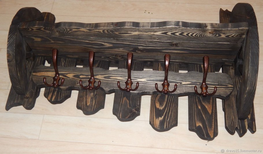 Вешалка из состаренного дерева