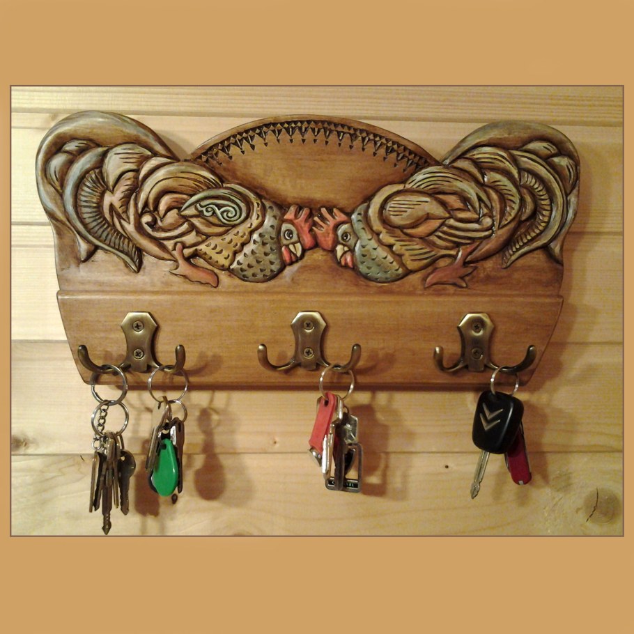 Резьба по дереву ключница