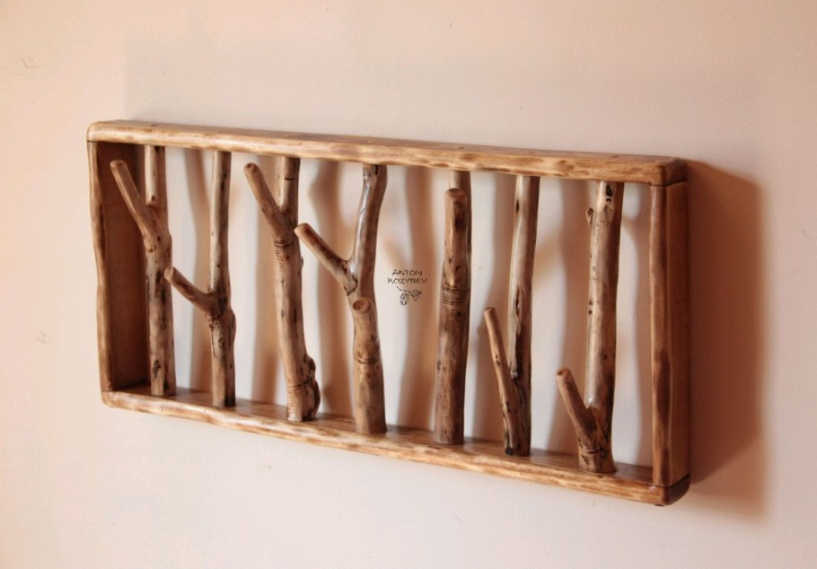 Вешало из дерева