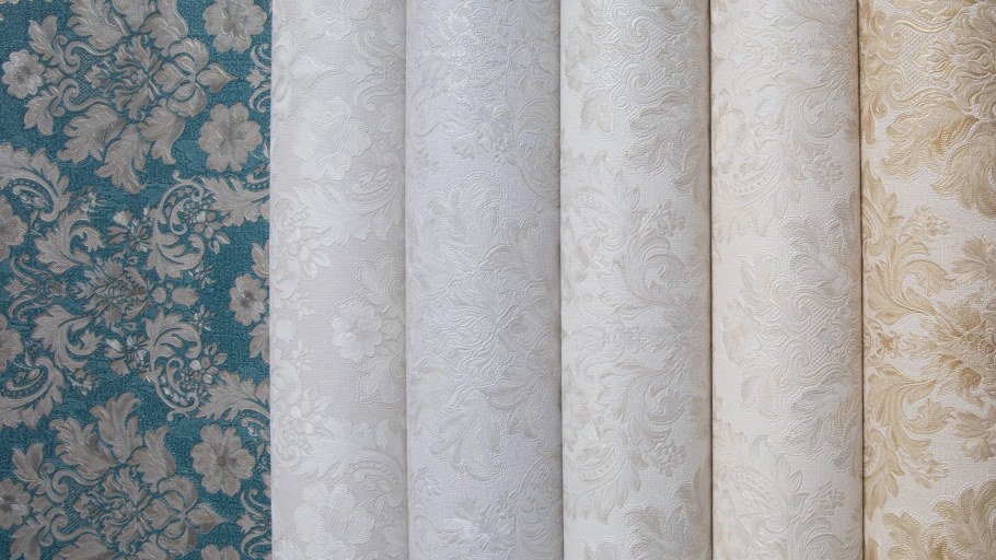 Рулоны обоев для стен