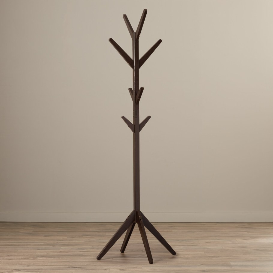 Напольная вешалка из ствола дерева