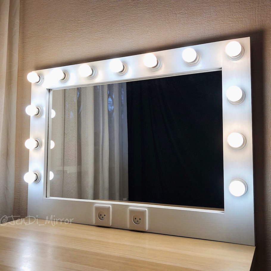 Зеркало гримерное 100х100