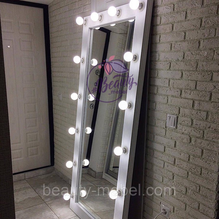 Гримерное зеркало в пол в интерьере