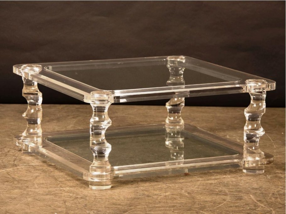 Журнальный столик оргстекло