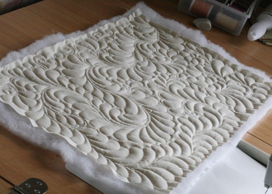 Стежка покрывала на швейной машинке для начинающих