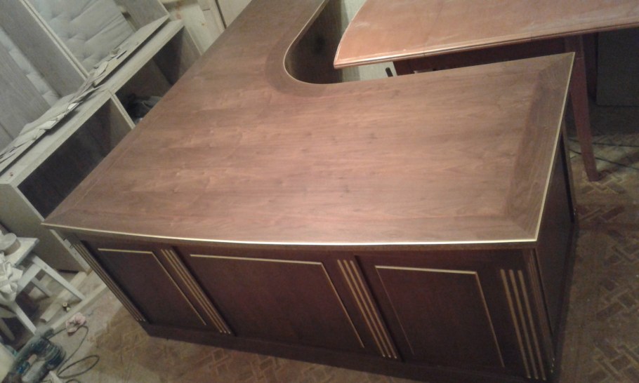 Стол шпон ореха