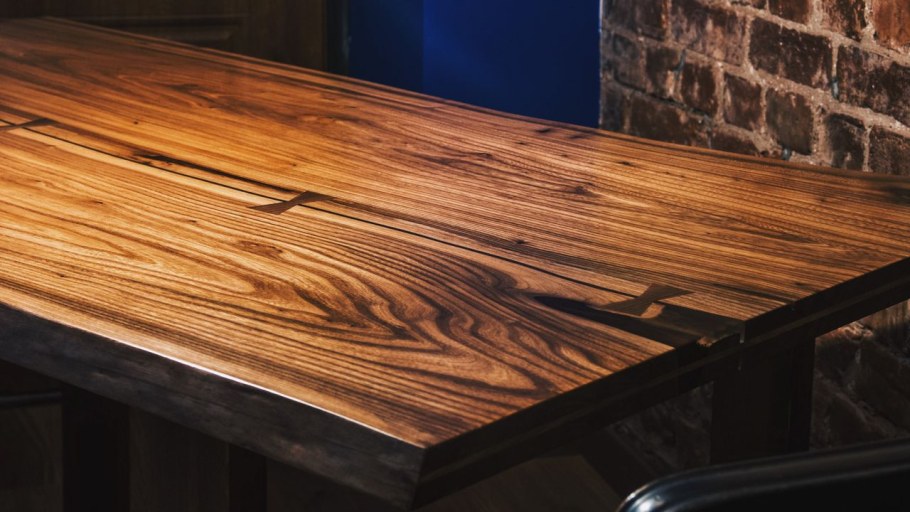 Столешница из слэба сосны