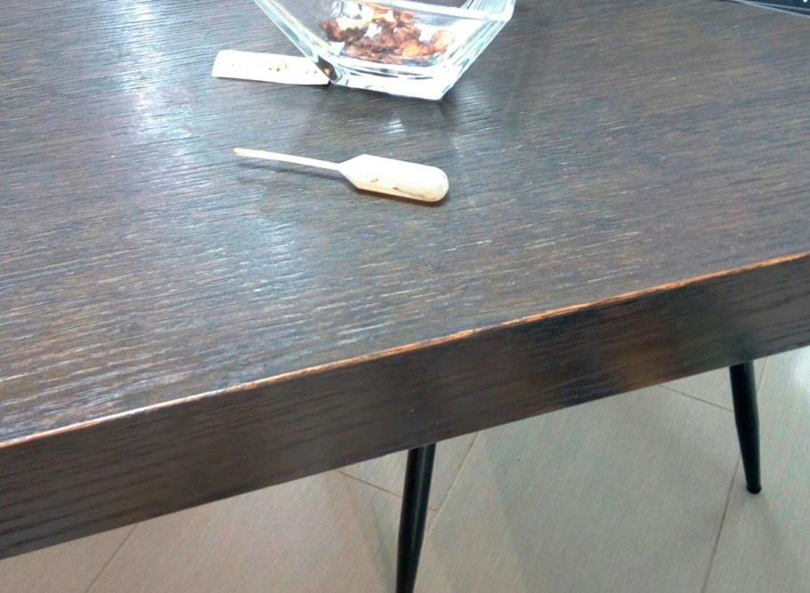 Покраска стола из шпона