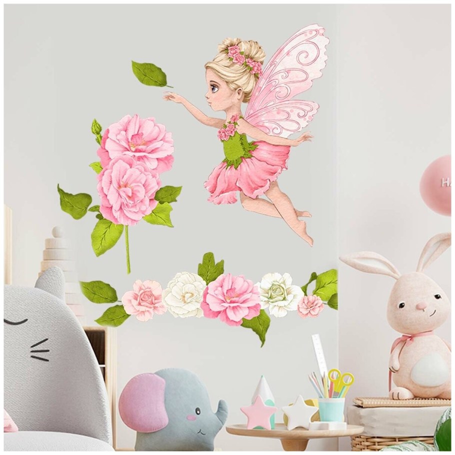 Милый рисунок красками на стене