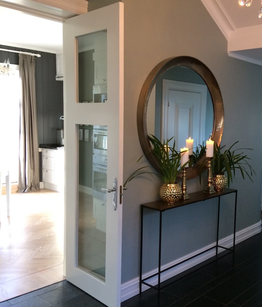 Зеркала в коридор на стену