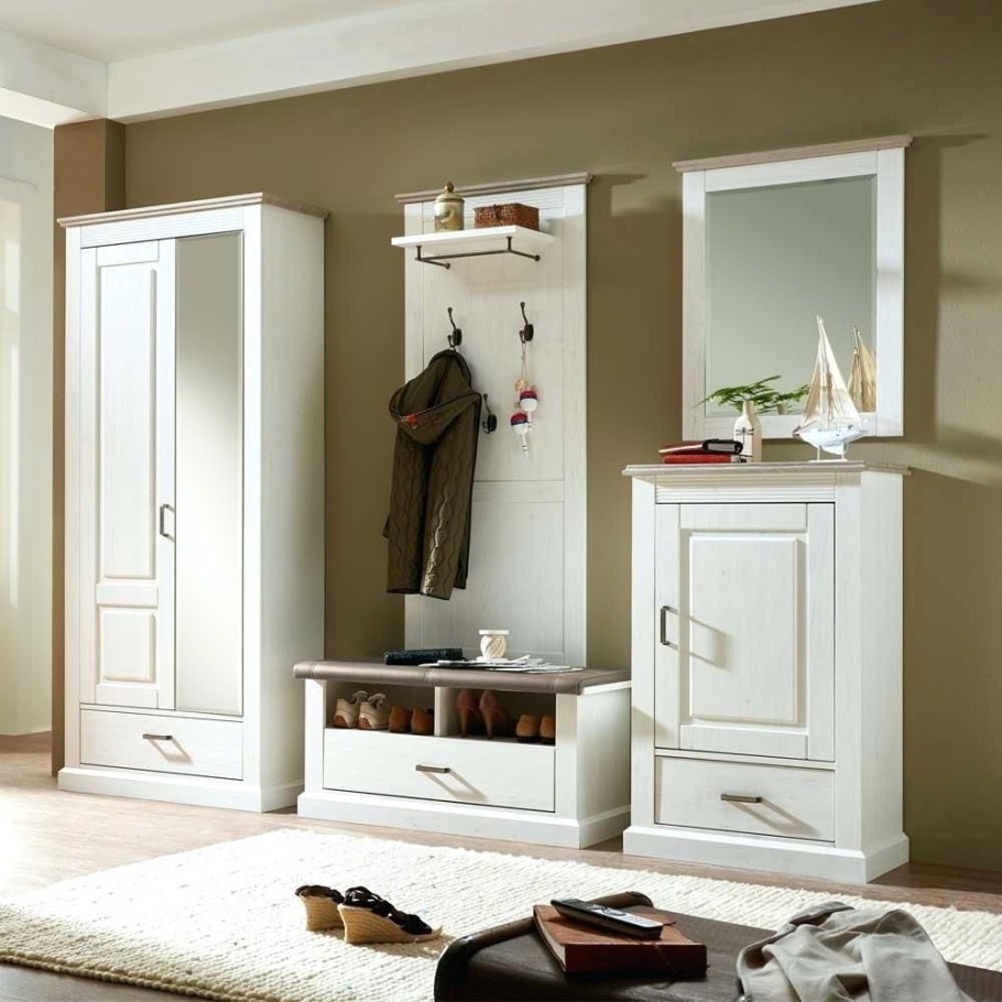 Белая прихожая Ангстрем