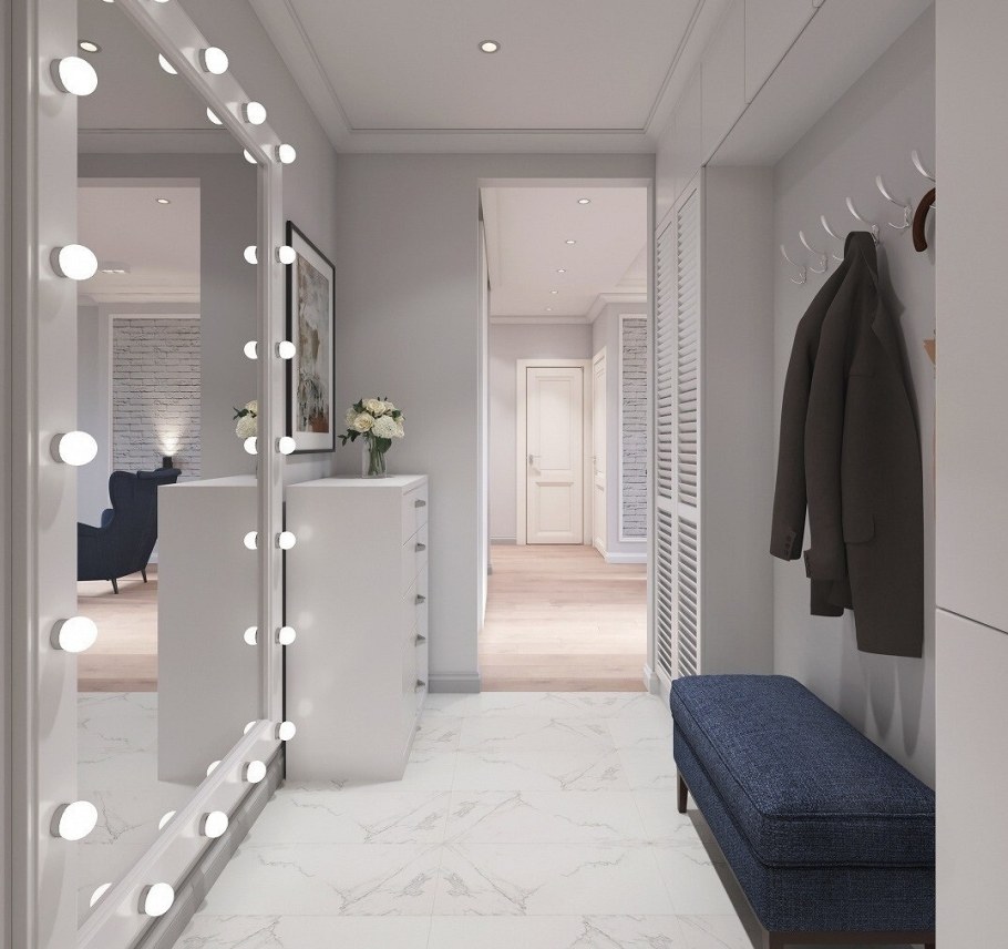 Интерьер прихожей с большим зеркалом