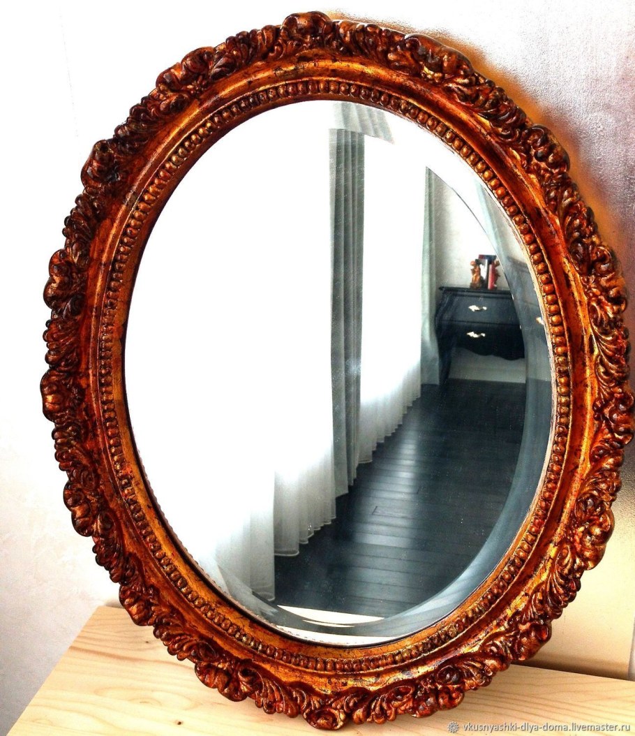 Зеркало резное деревянное