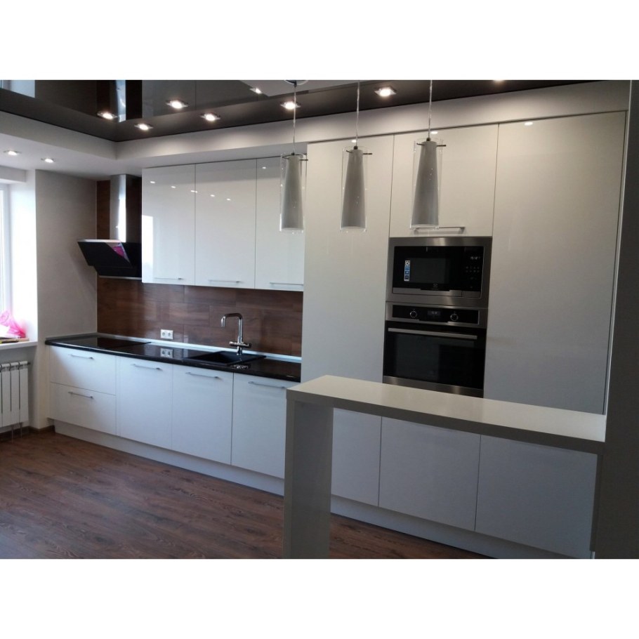 Белая глянцевая кухня