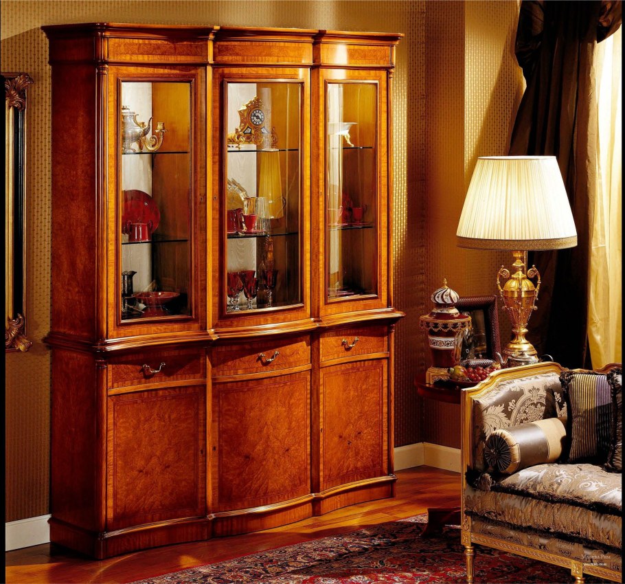 Гостиный сервант 8069