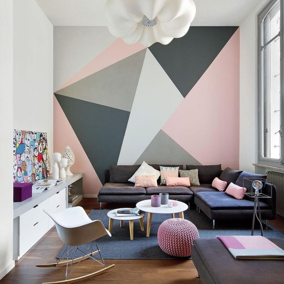 Геометрические фигуры на стене