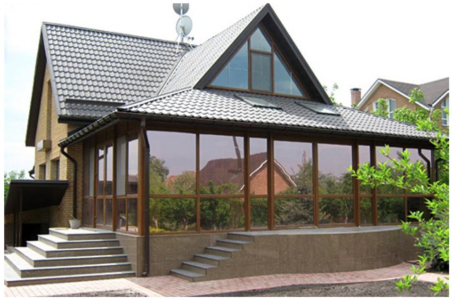 Веранда с тонированными стеклами