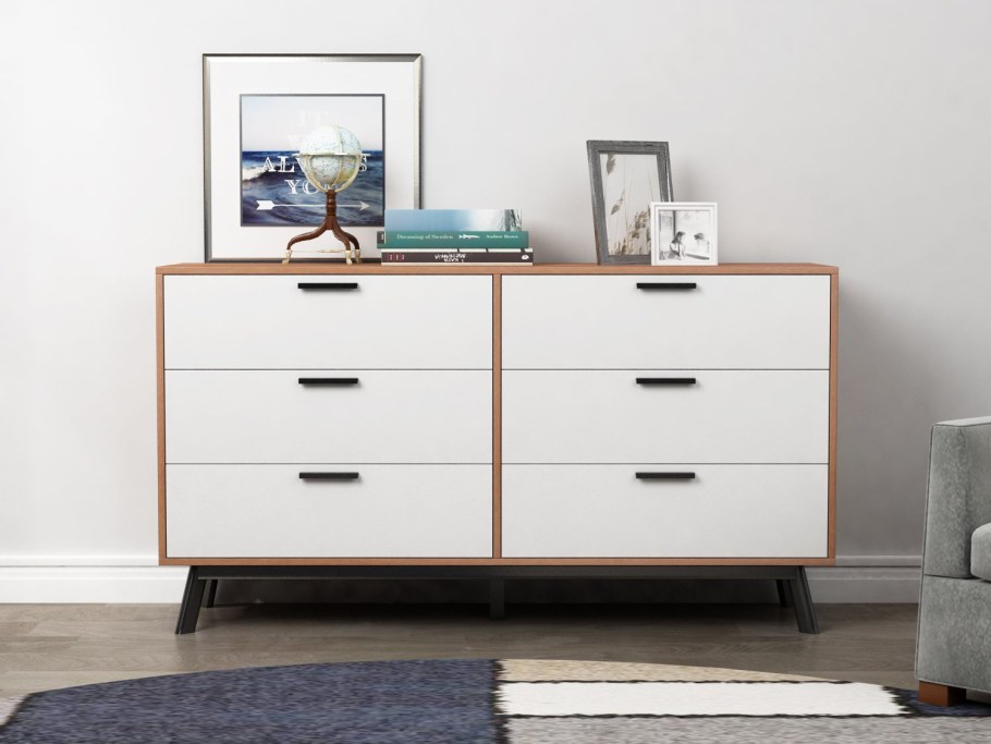 Комод двухцветный