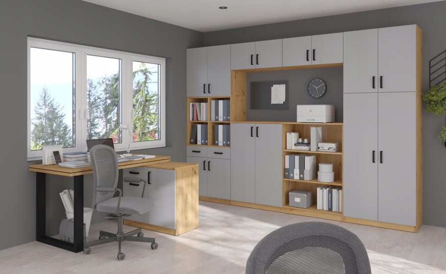 Стол с боку с открытыми полками