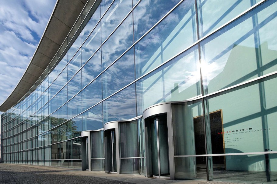 Структурное спайдерное остекление