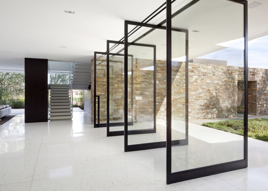 Цельностеклянные перегородки лофт