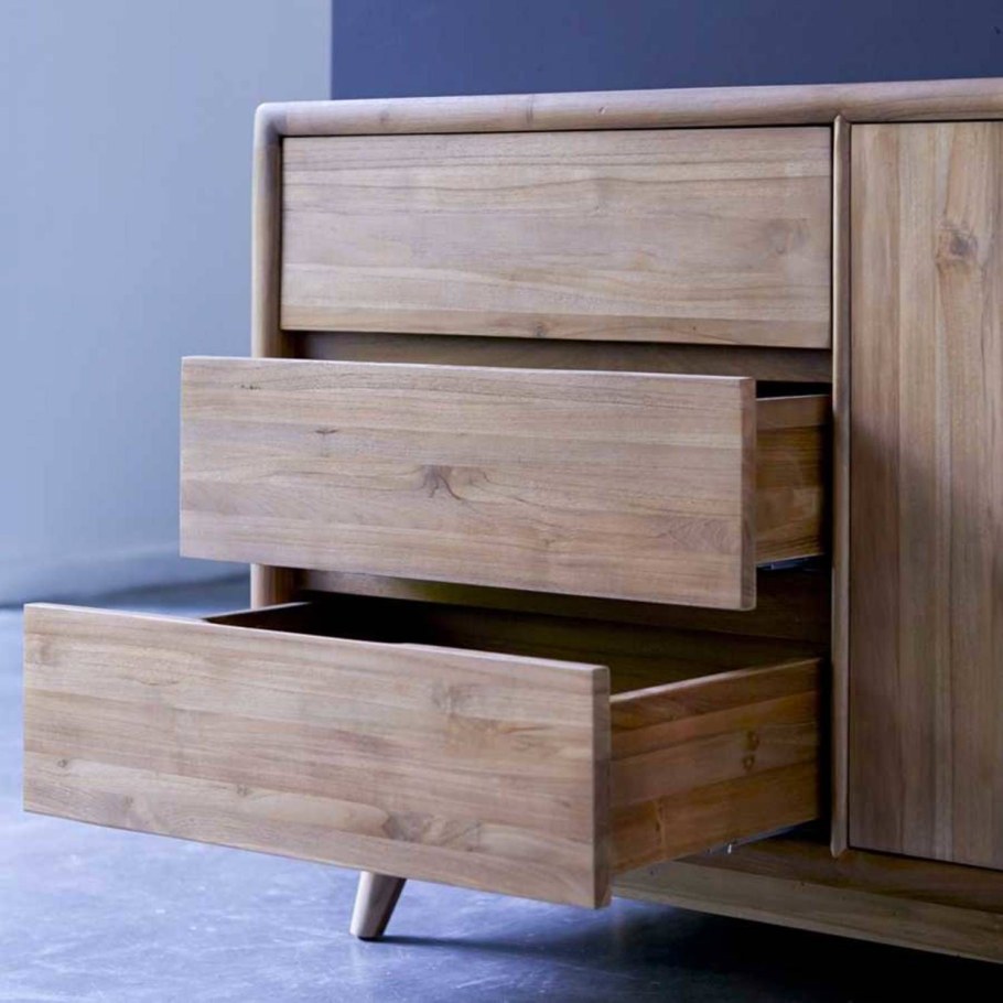 Комод из дерева