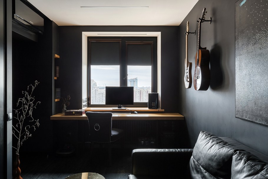 Тотал Блэк комната интерьер