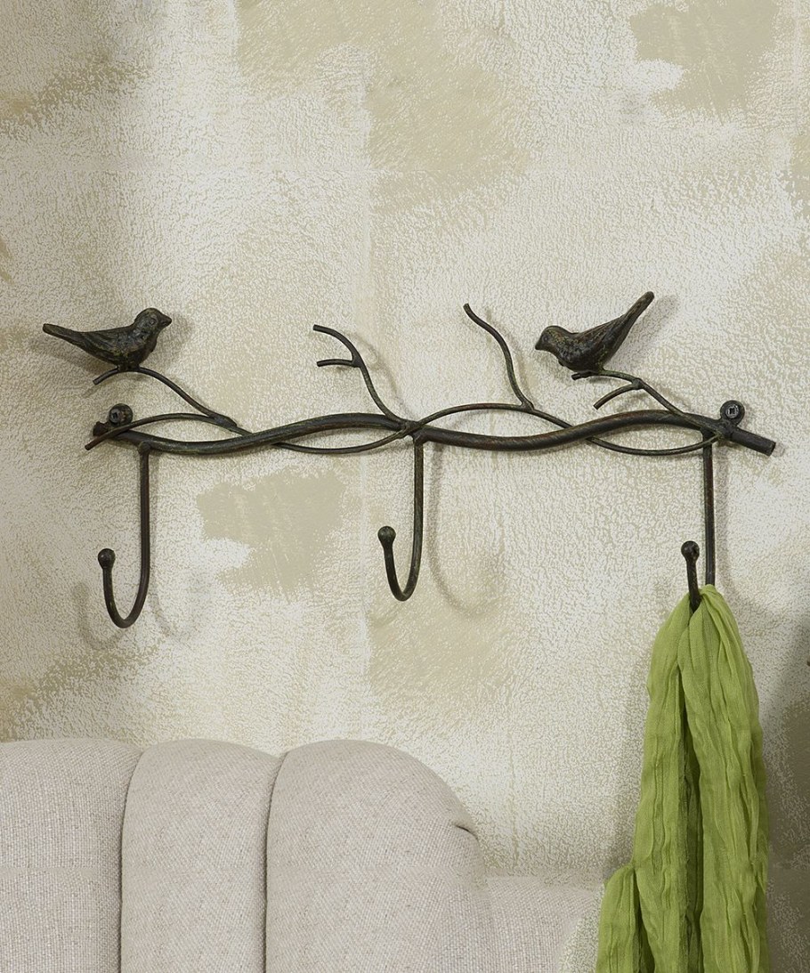 Плечики настенные для спальни